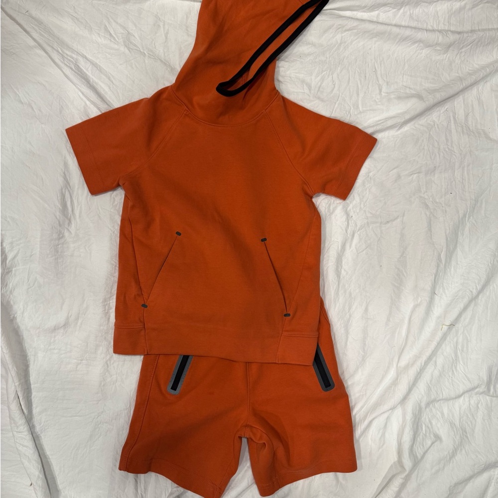 Old Navy - Orange Hooded Short Sleeve Set. Size 5